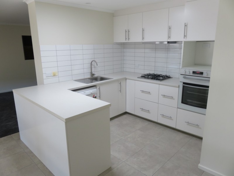 17 Mantung Crescent, Rowville VIC 3178