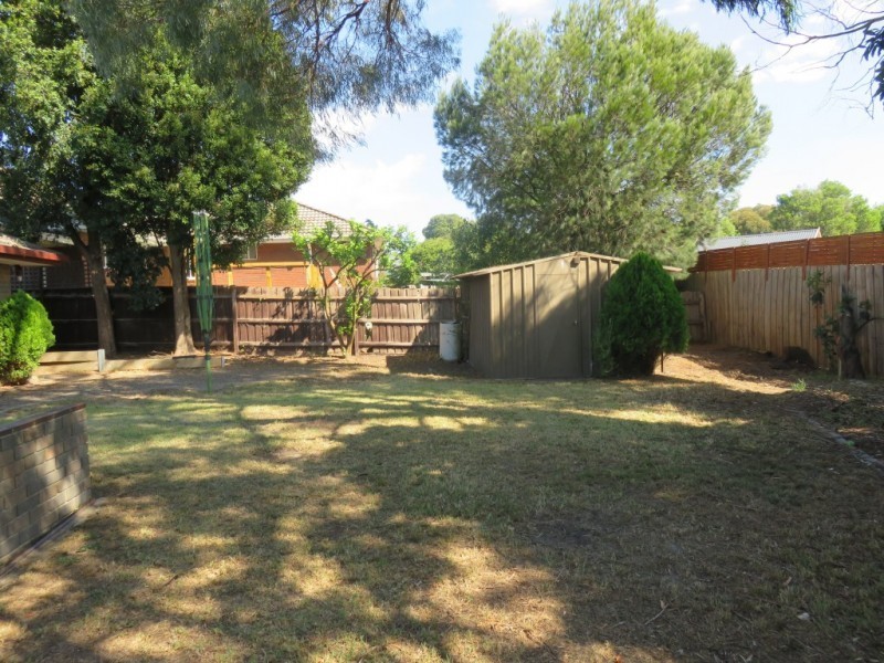 17 Mantung Crescent, Rowville VIC 3178