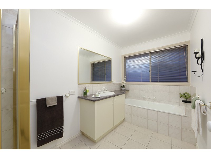 8 Kalimna Court, Rowville VIC 3178