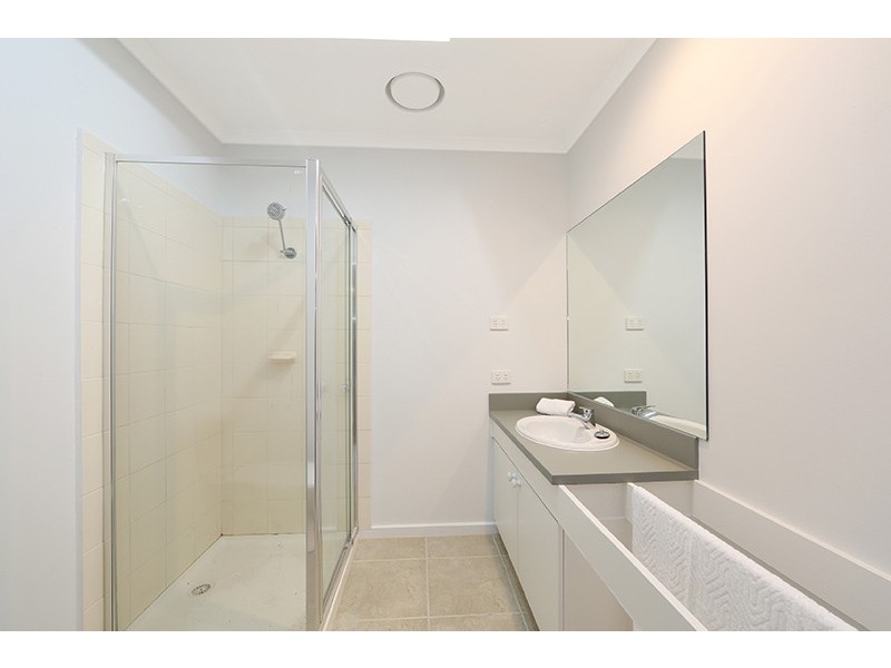 8 Cooper Road, Rowville VIC 3178