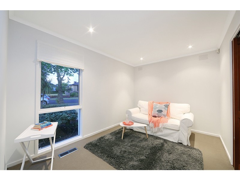 8 Cooper Road, Rowville VIC 3178