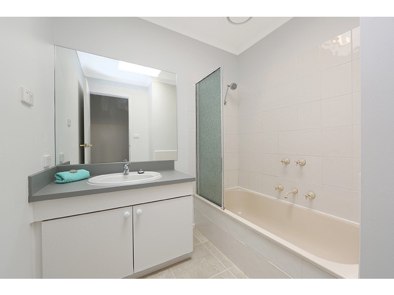 8 Cooper Road, Rowville VIC 3178