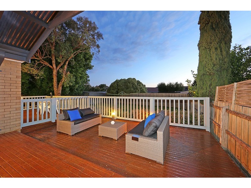 8 Cooper Road, Rowville VIC 3178