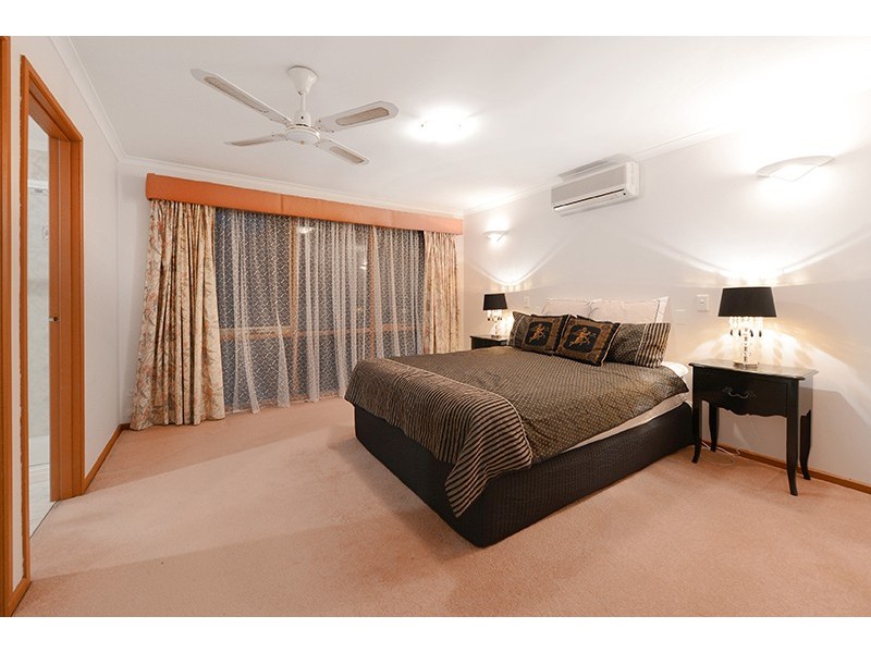 10 Hollyview Court, Rowville VIC 3178