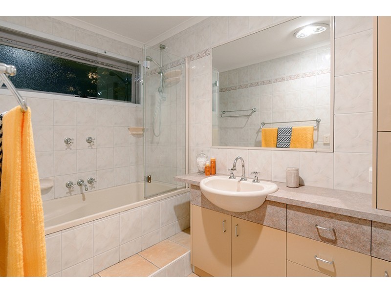 10 Hollyview Court, Rowville VIC 3178