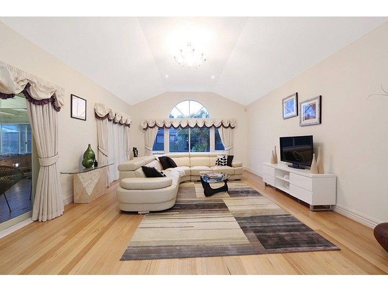 423 Dandelion Drive, Rowville VIC 3178