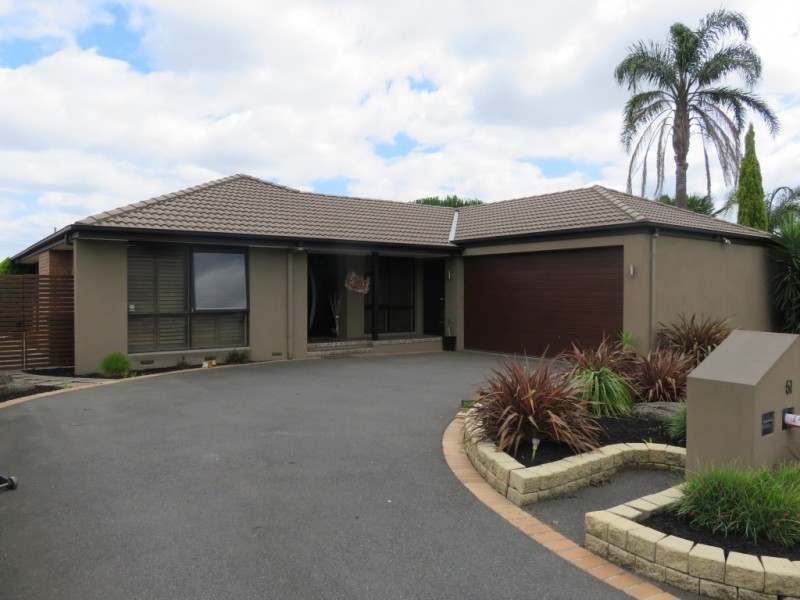 51 Dandelion Drive, Rowville VIC 3178