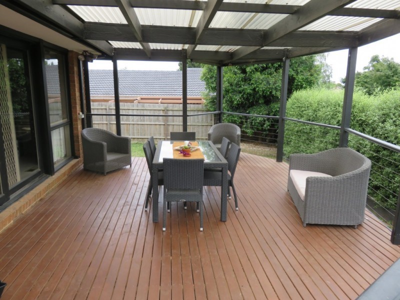 51 Dandelion Drive, Rowville VIC 3178