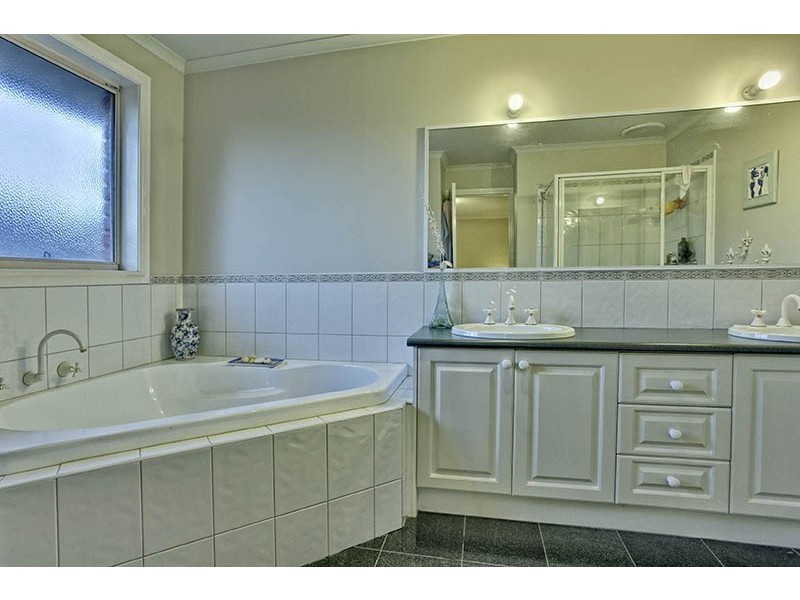 47 Cromwell Drive, Rowville VIC 3178