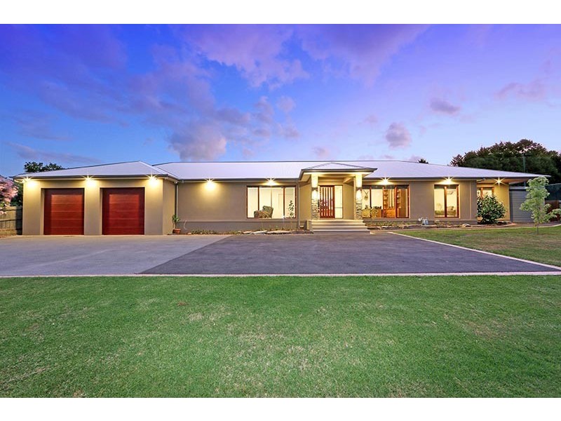 4 Norris Road, Rowville VIC 3178