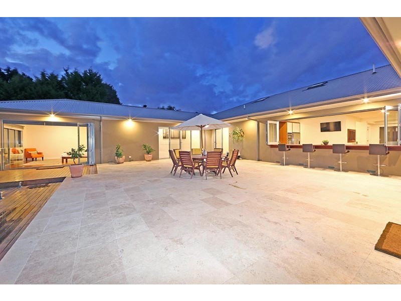 4 Norris Road, Rowville VIC 3178