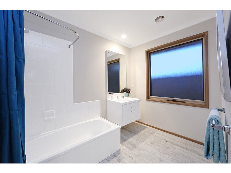 174 Waradgery Drive, Rowville VIC 3178