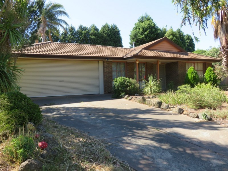 5 Simon Avenue, Rowville VIC 3178