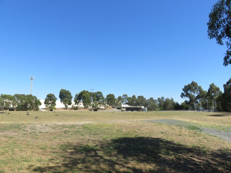 5 Simon Avenue, Rowville VIC 3178
