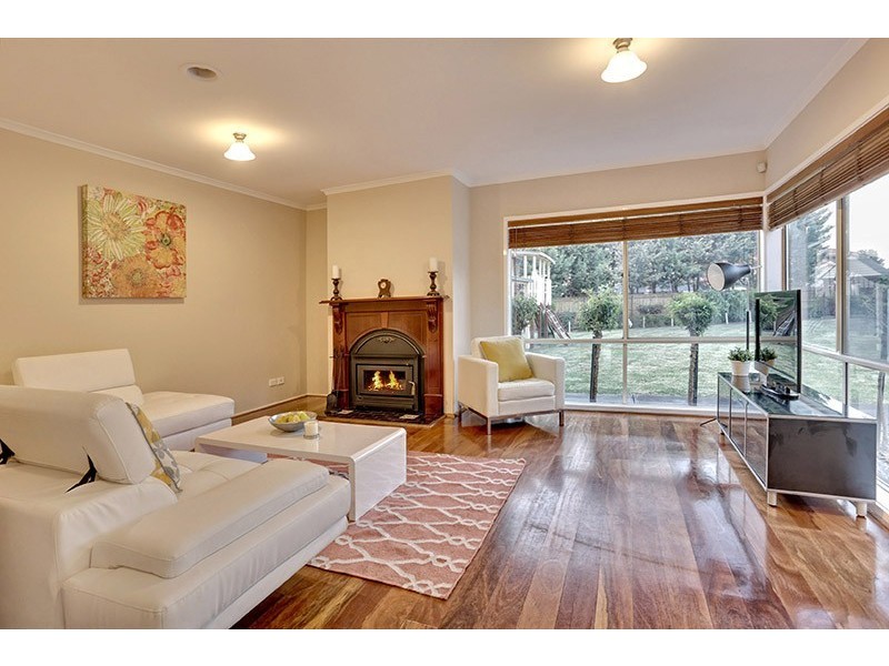 21 Garland Rise, Rowville VIC 3178