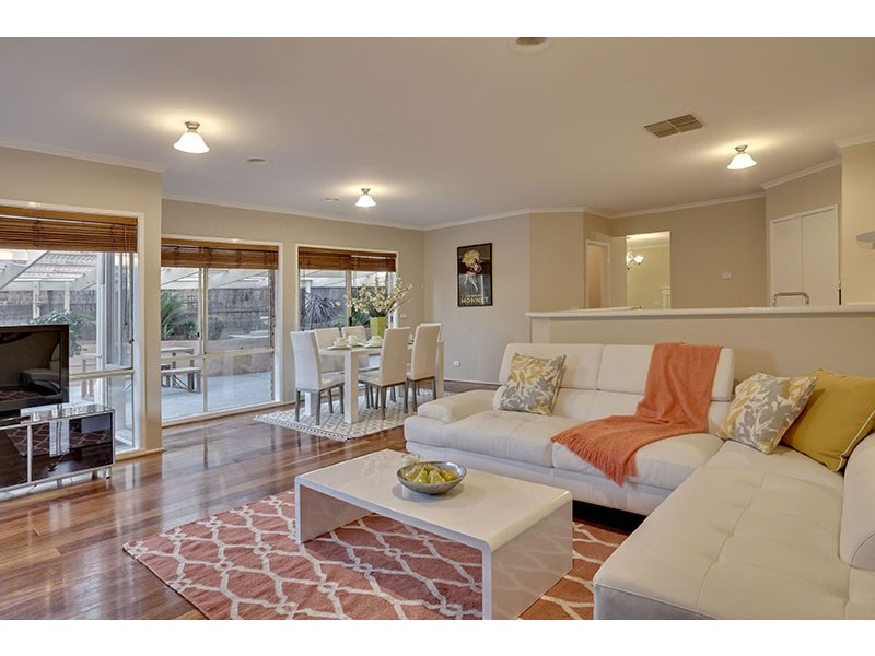 21 Garland Rise, Rowville VIC 3178