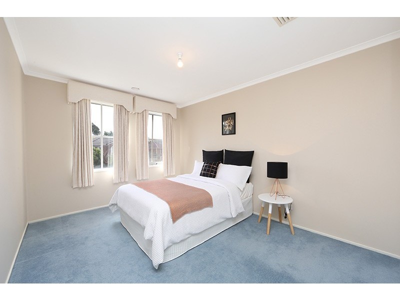 21 Garland Rise, Rowville VIC 3178