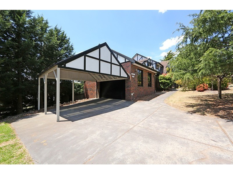 76 Churchill Park Drive, Lysterfield South VIC 3156