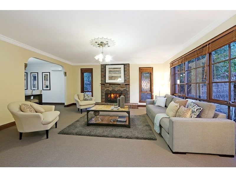 76 Churchill Park Drive, Lysterfield South VIC 3156