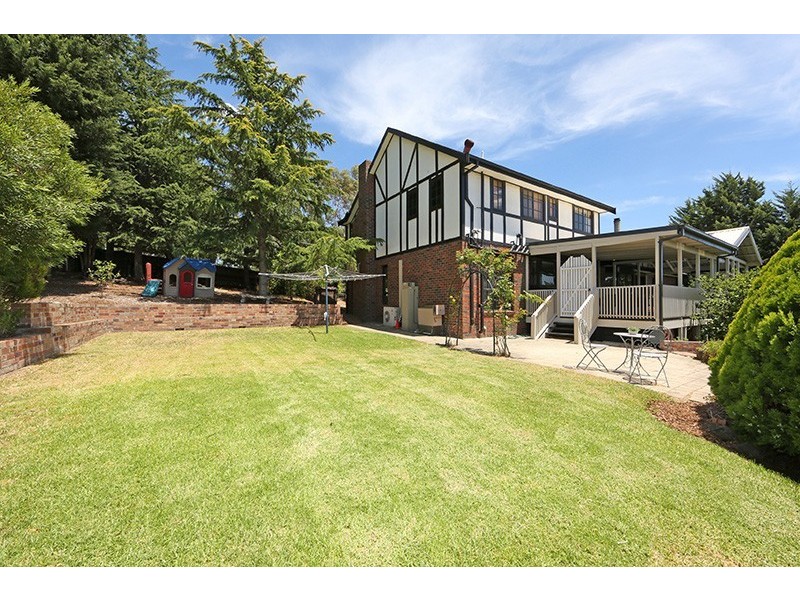 76 Churchill Park Drive, Lysterfield South VIC 3156