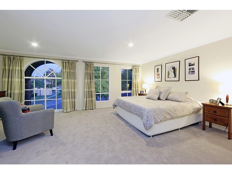 56 Liviana Drive, Rowville VIC 3178