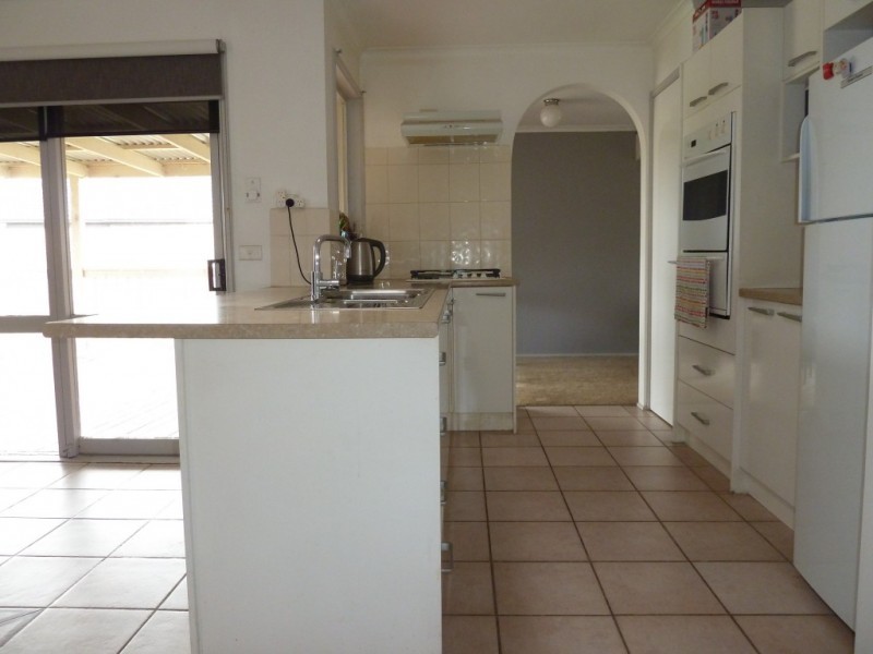 242 Dandelion Drive, Rowville VIC 3178