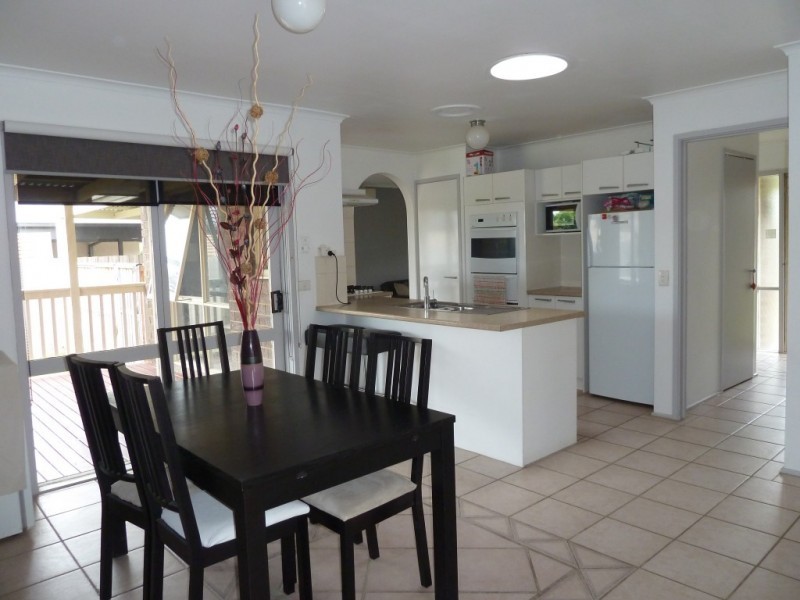 242 Dandelion Drive, Rowville VIC 3178