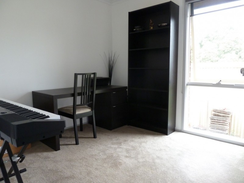 242 Dandelion Drive, Rowville VIC 3178