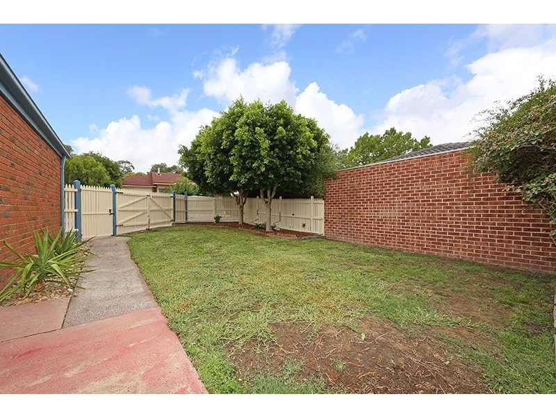 13 Kimberley Drive, Ferntree Gully VIC 3156