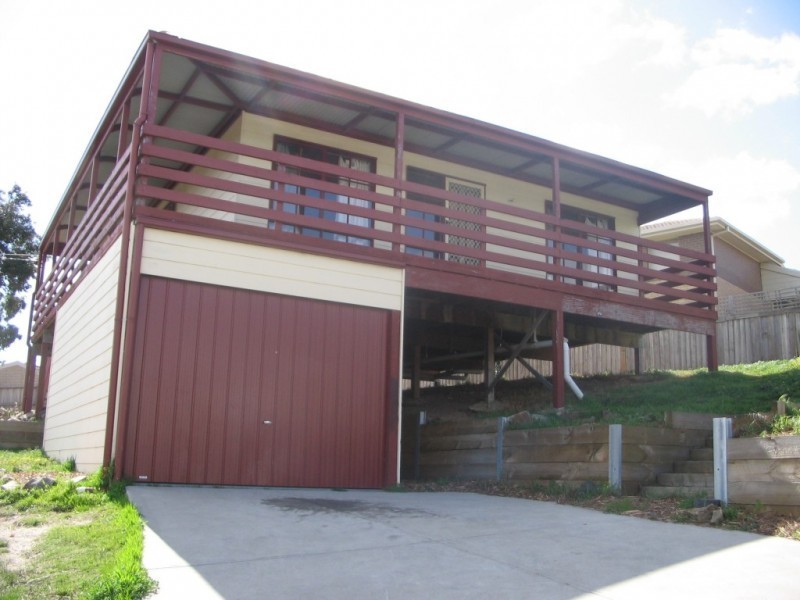 122 Rosemary Crescent, Frankston North VIC 3200