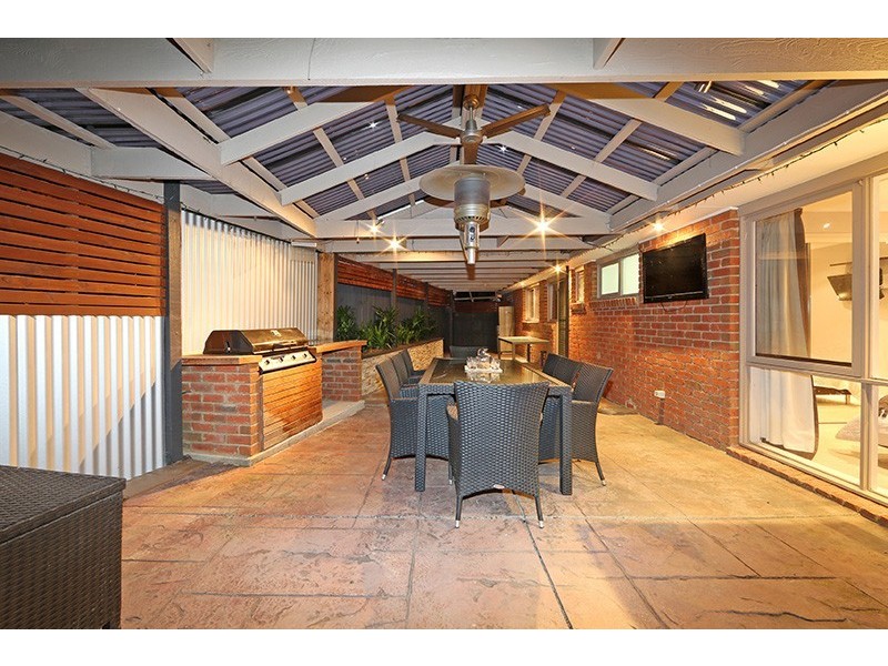 3 Cambridge Close, Lysterfield VIC 3156
