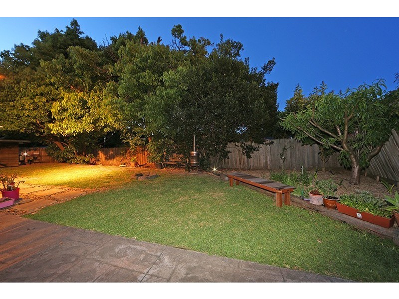 4 Lakeview Avenue, Rowville VIC 3178