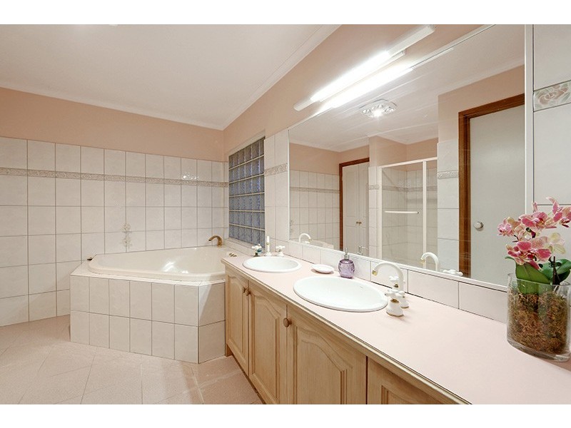 15 Michigan Place, Rowville VIC 3178