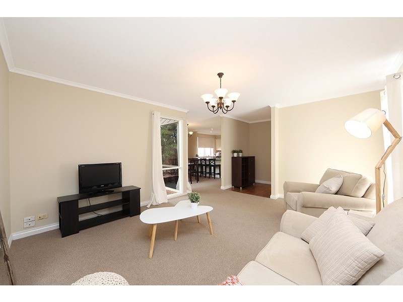 13 Corhanwarrabul Close, Rowville VIC 3178