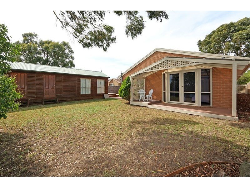 13 Corhanwarrabul Close, Rowville VIC 3178