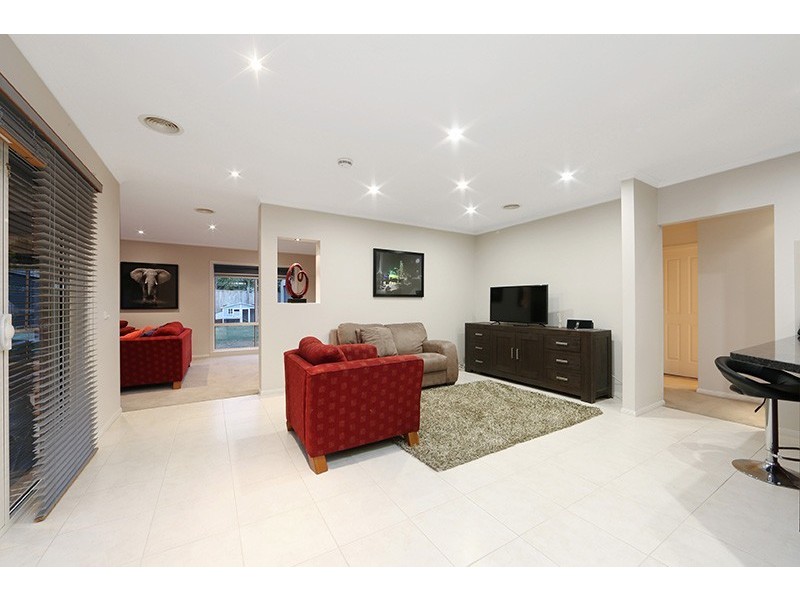 13 Kellbourne Drive, Rowville VIC 3178