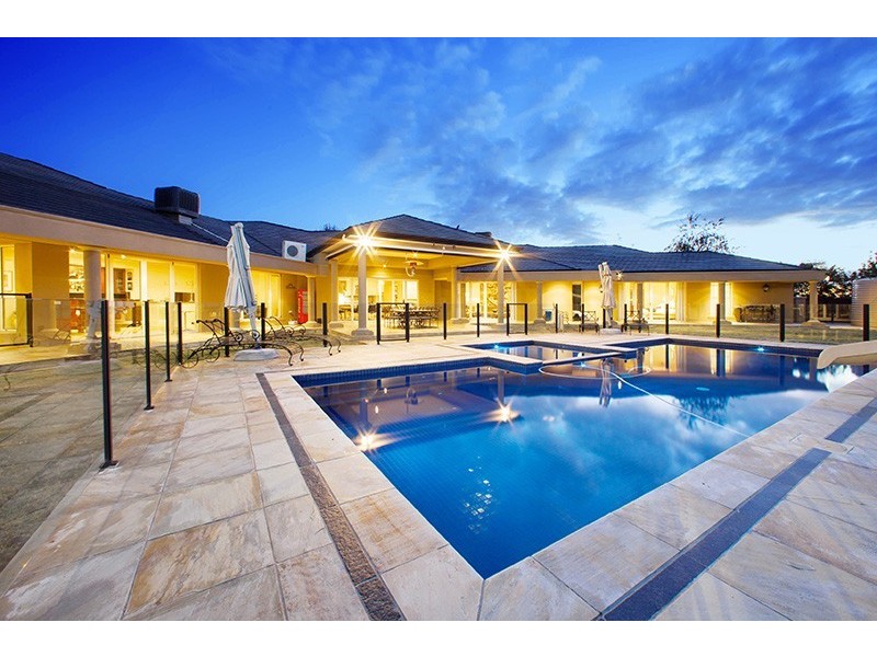 73 Grange Drive, Lysterfield VIC 3156