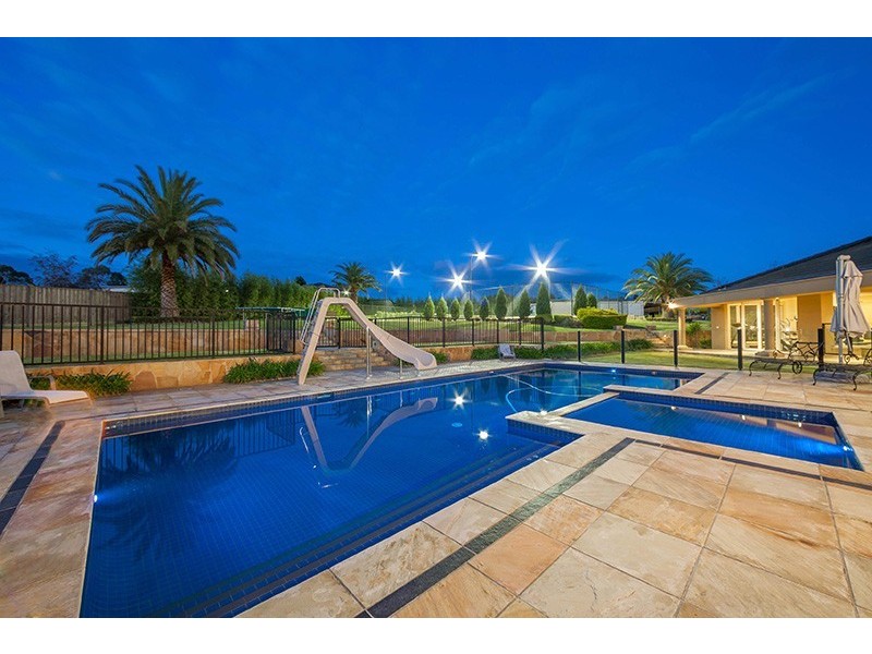 73 Grange Drive, Lysterfield VIC 3156