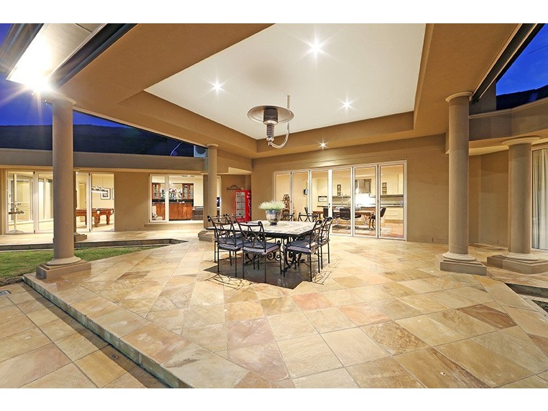 73 Grange Drive, Lysterfield VIC 3156