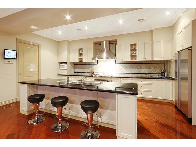 73 Grange Drive, Lysterfield VIC 3156