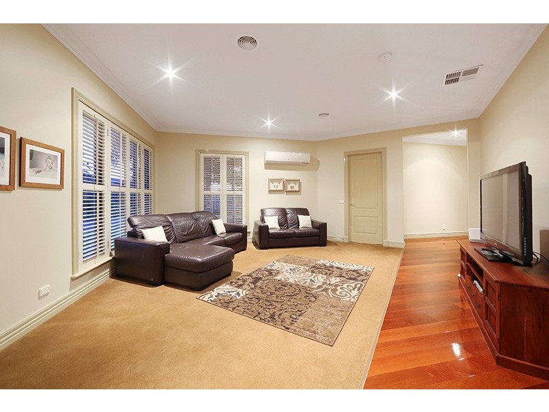 73 Grange Drive, Lysterfield VIC 3156