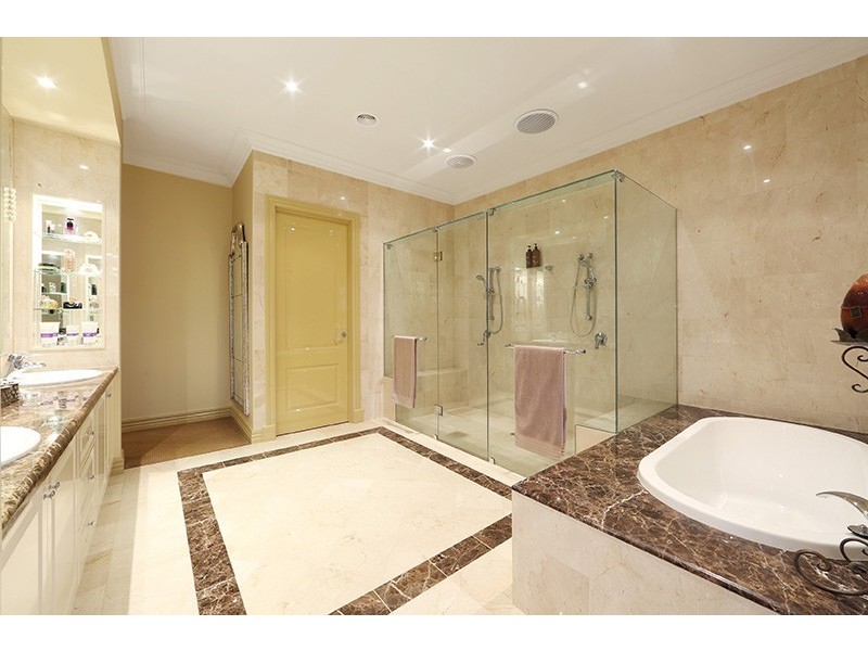 73 Grange Drive, Lysterfield VIC 3156