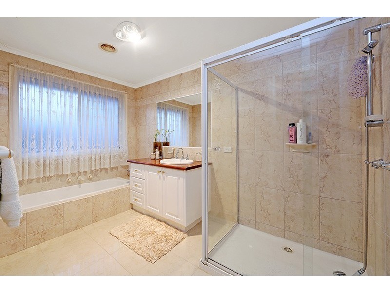 14 Nicole Court, Rowville VIC 3178