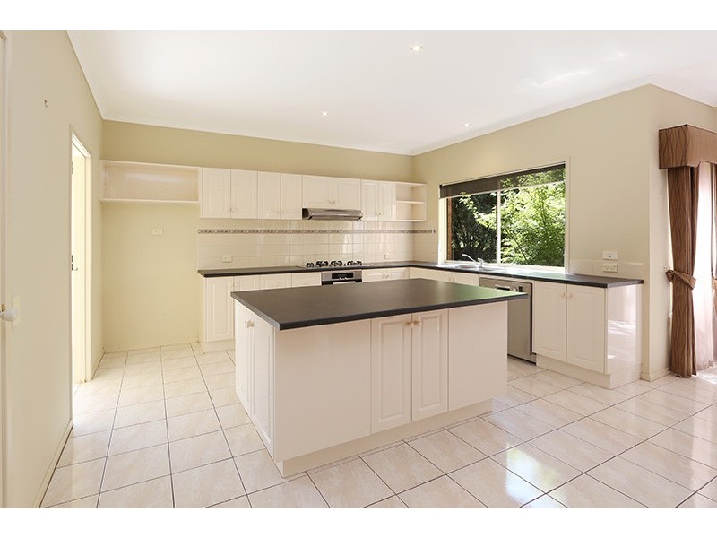 8 Pendelton Place, Lysterfield VIC 3156