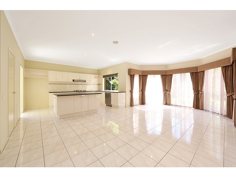 8 Pendelton Place, Lysterfield VIC 3156