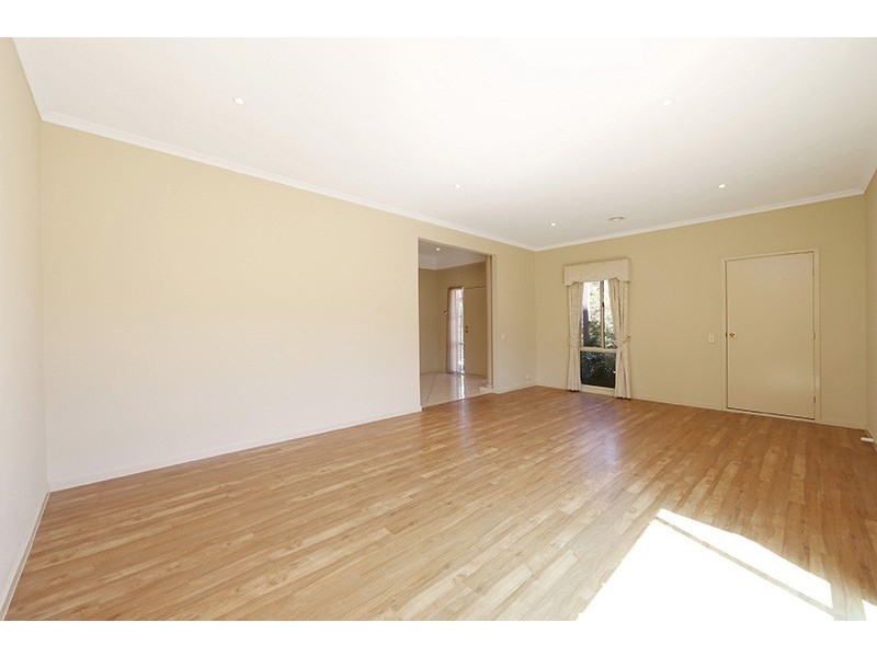 8 Pendelton Place, Lysterfield VIC 3156