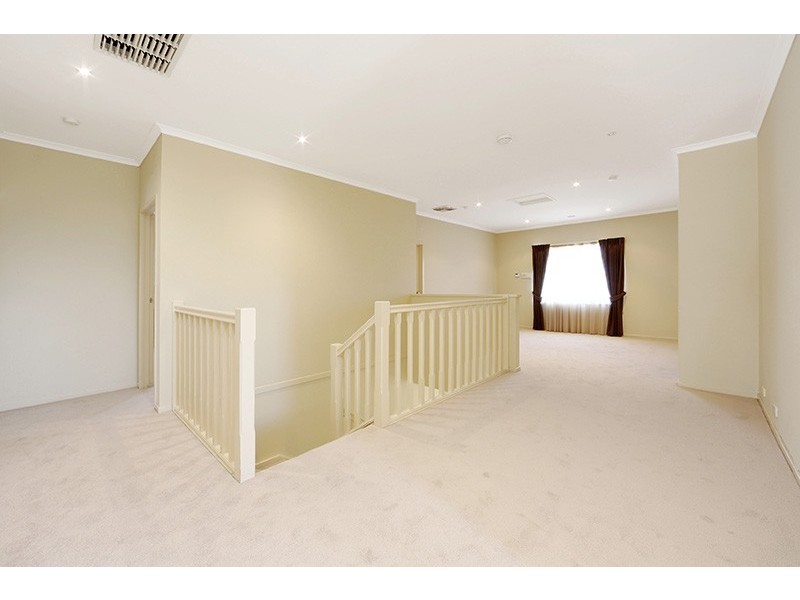 8 Pendelton Place, Lysterfield VIC 3156