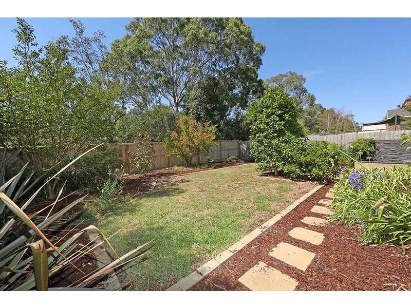 8 Pendelton Place, Lysterfield VIC 3156