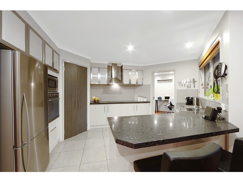 5 Muirfield Court, Rowville VIC 3178