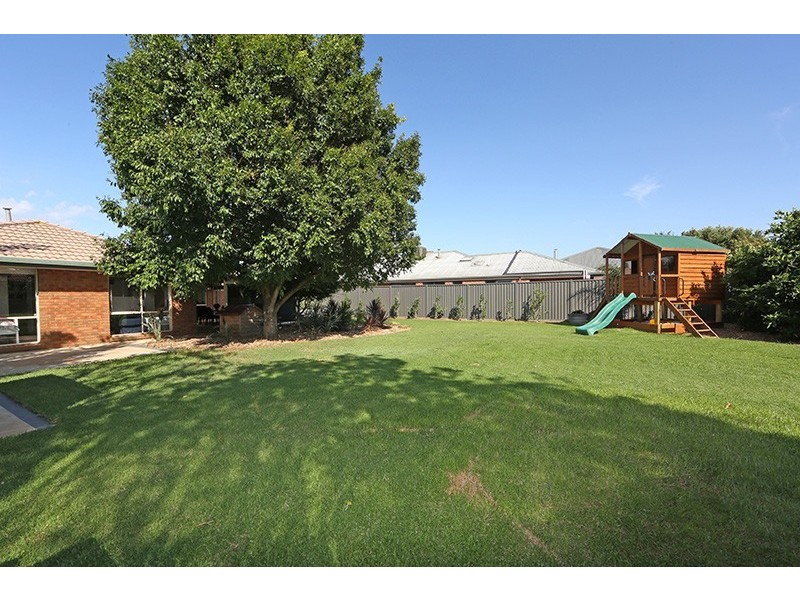 5 Muirfield Court, Rowville VIC 3178